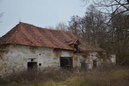 Zbytky budov